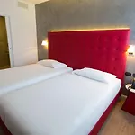 Al Campanile - Luxury & 3* 巴韦诺