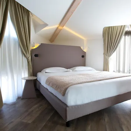 Al Campanile - Luxury & Hotel 3*