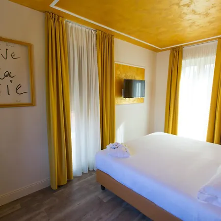 Al Campanile - Luxury & 3* Baveno